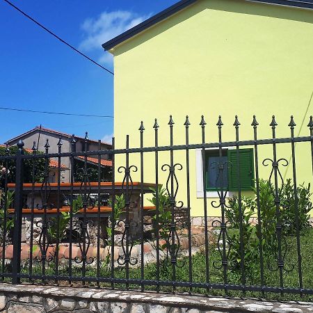 Apartment Terra Rossa Kastelir Ngoại thất bức ảnh