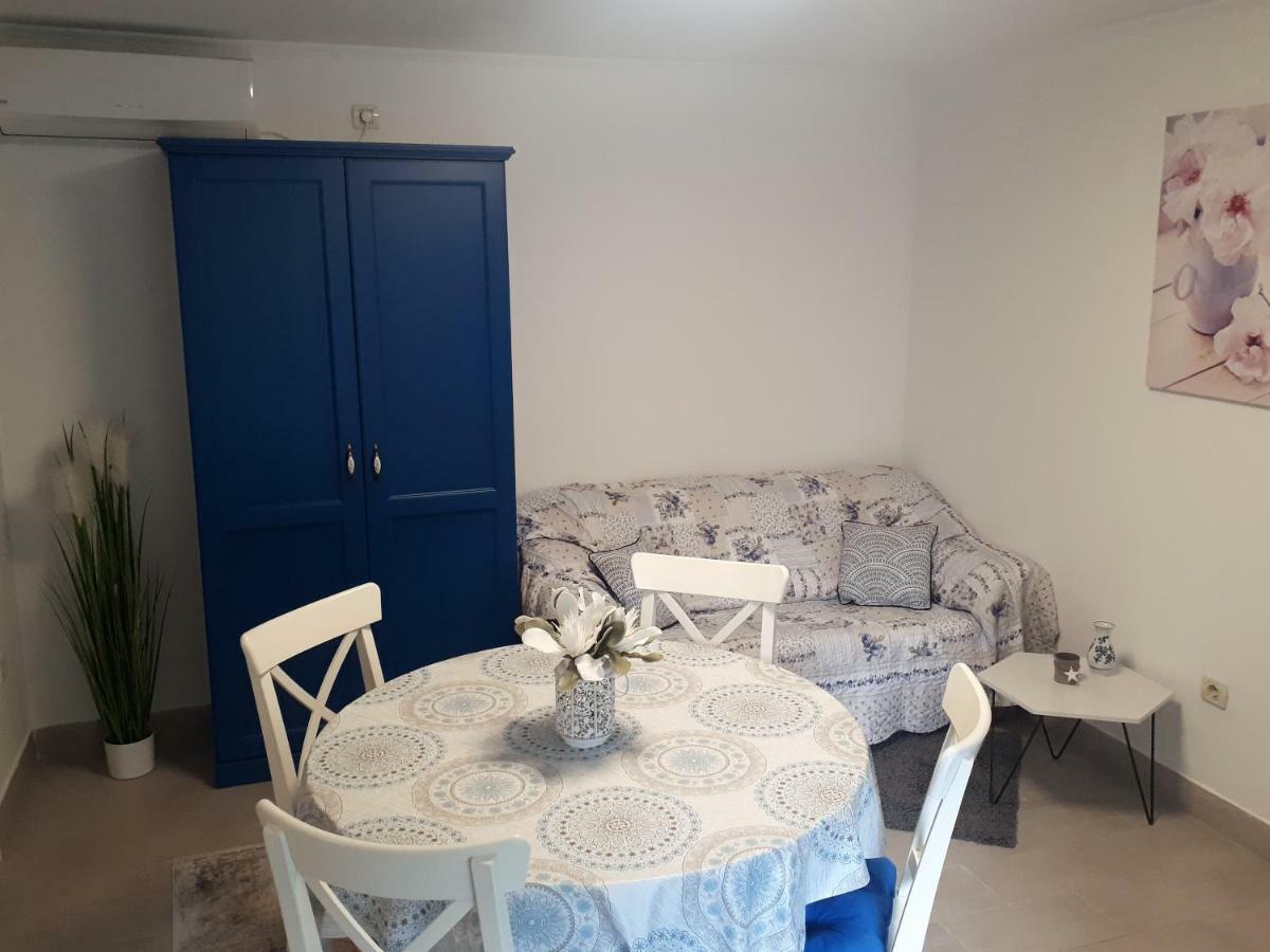 Apartment Terra Rossa Kastelir Ngoại thất bức ảnh