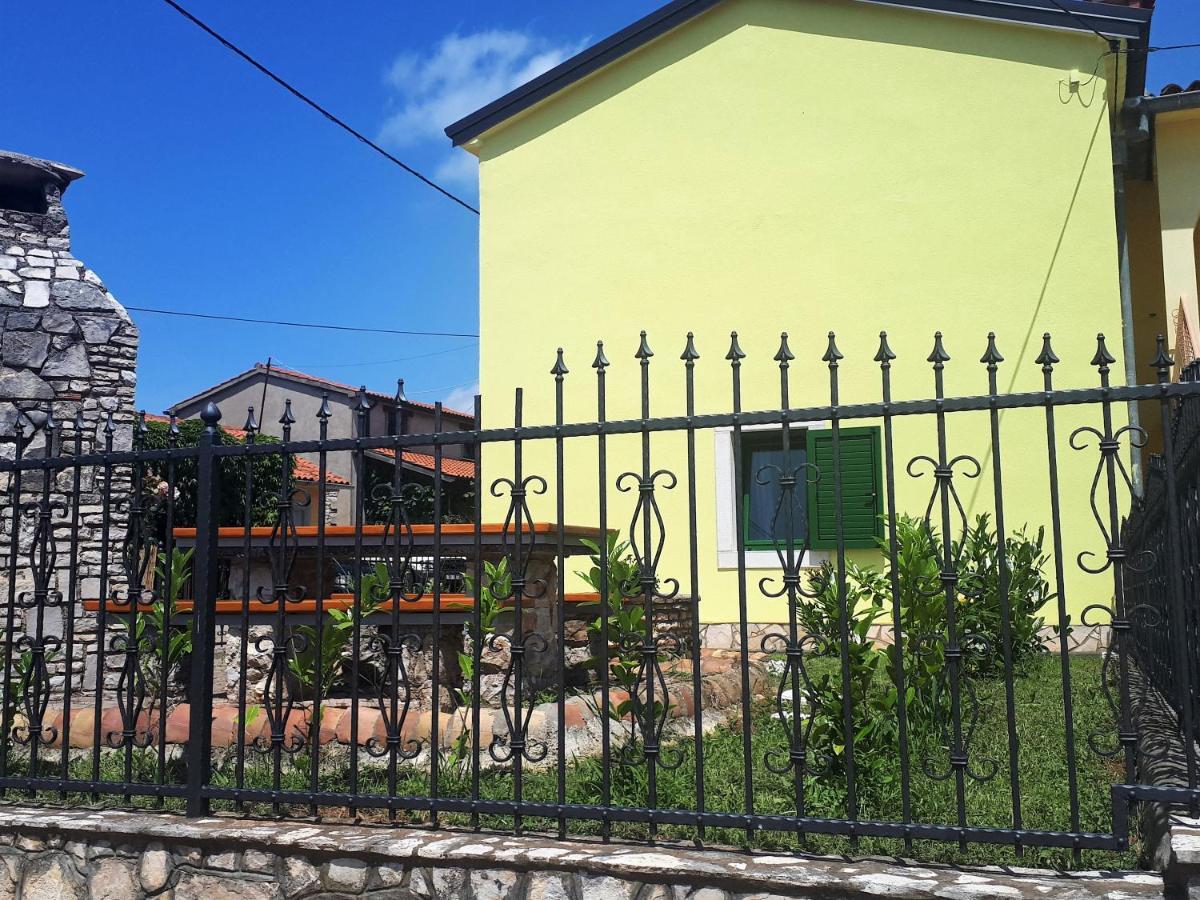 Apartment Terra Rossa Kastelir Ngoại thất bức ảnh