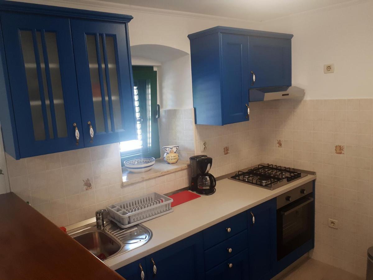 Apartment Terra Rossa Kastelir Ngoại thất bức ảnh