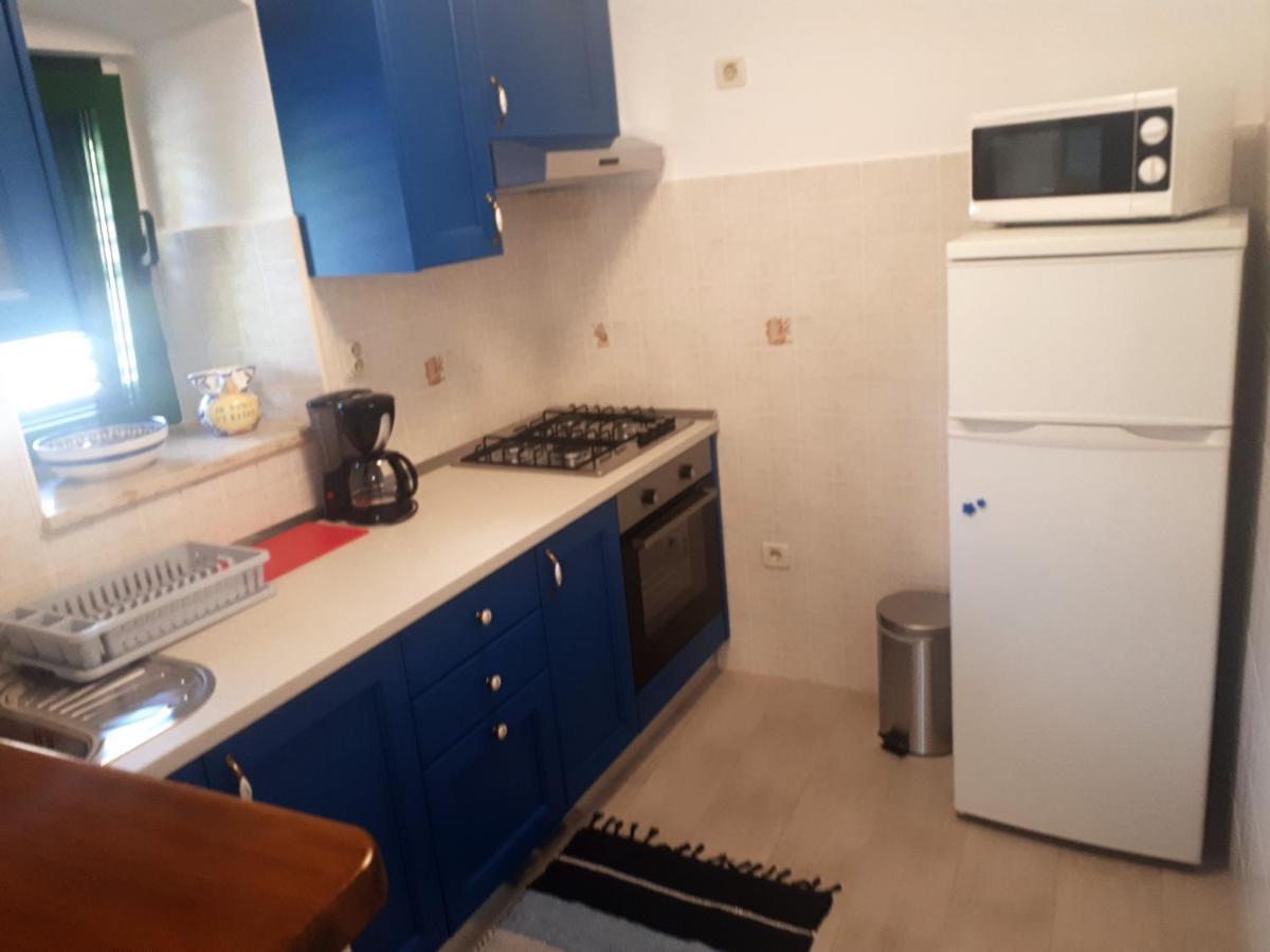 Apartment Terra Rossa Kastelir Ngoại thất bức ảnh