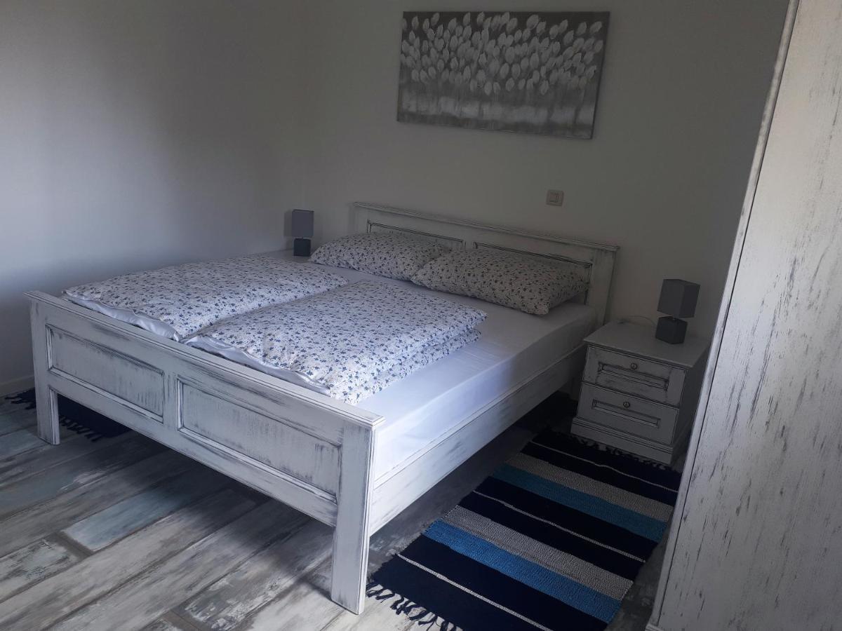 Apartment Terra Rossa Kastelir Ngoại thất bức ảnh