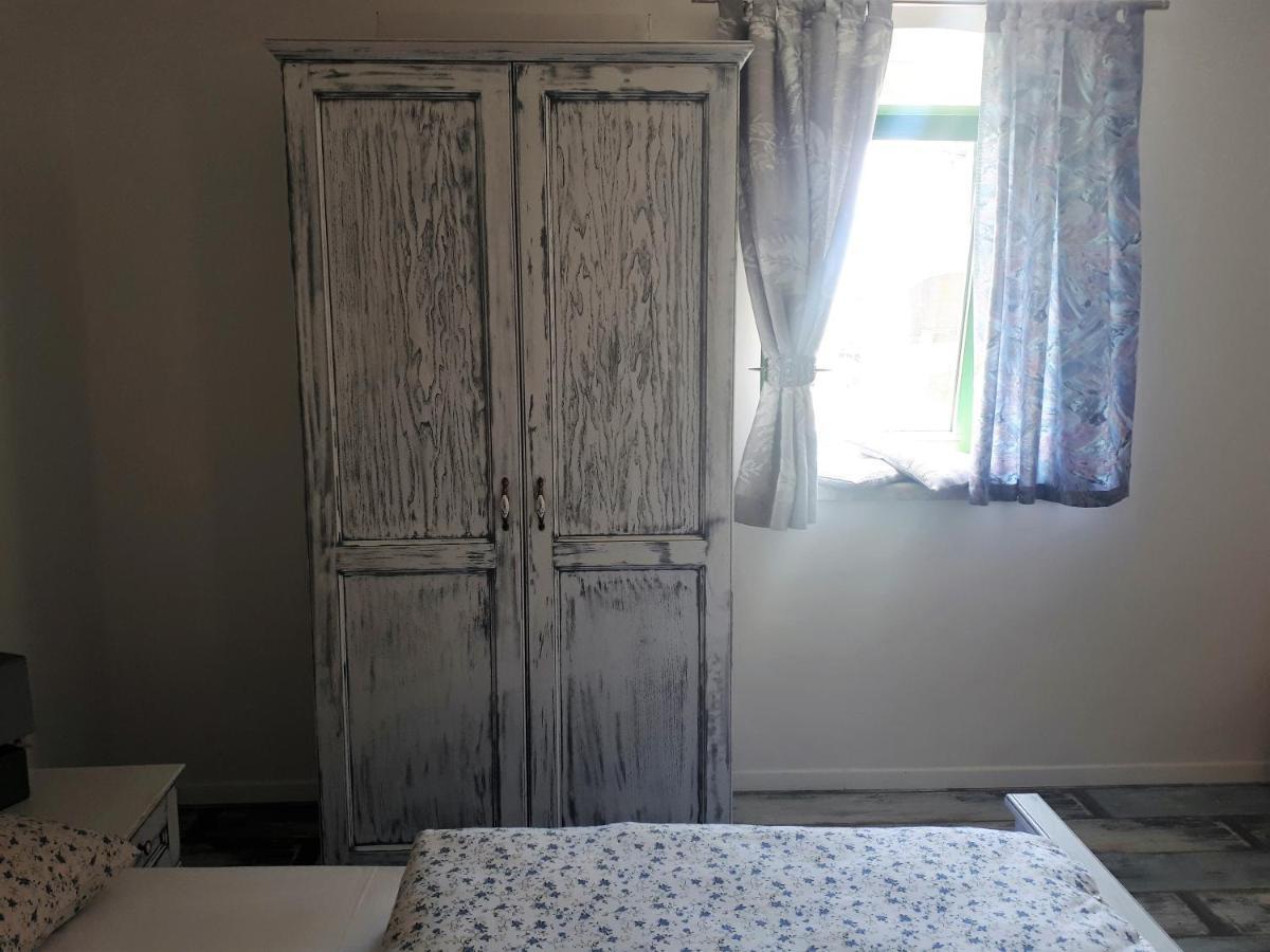 Apartment Terra Rossa Kastelir Ngoại thất bức ảnh