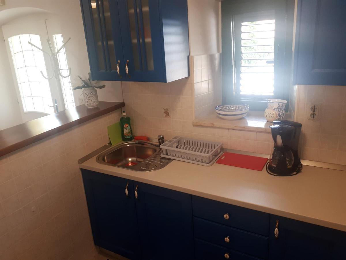 Apartment Terra Rossa Kastelir Ngoại thất bức ảnh