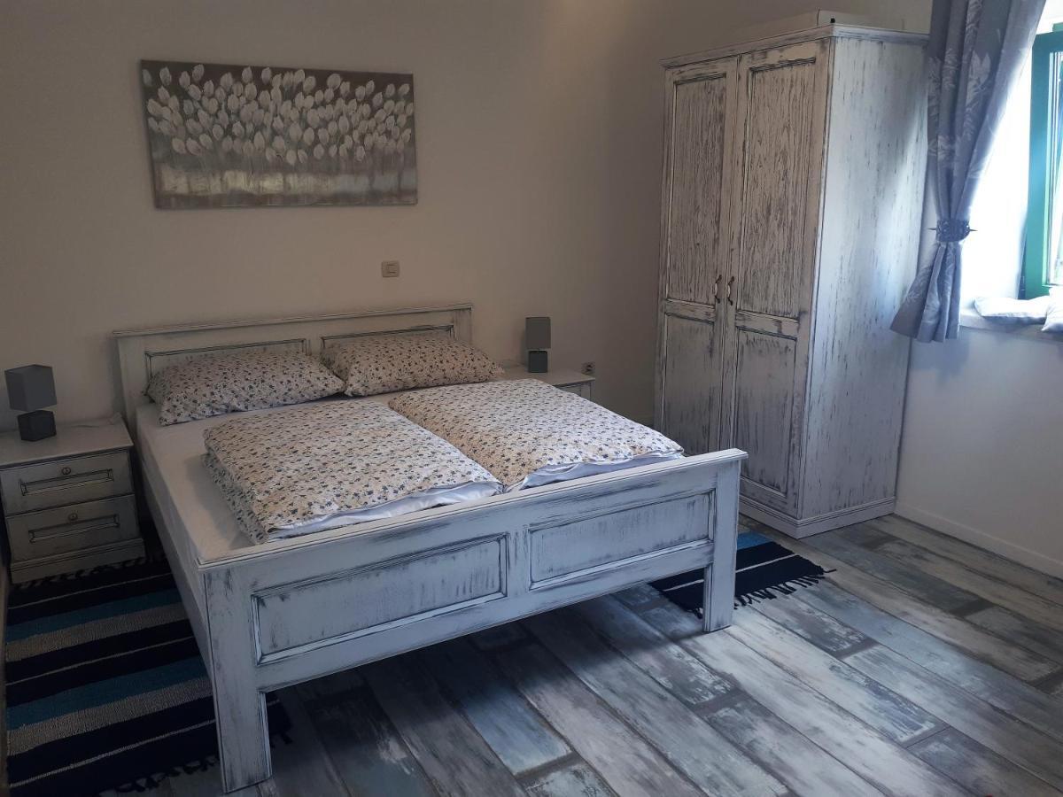 Apartment Terra Rossa Kastelir Ngoại thất bức ảnh